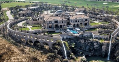 The Biggest Mansion in America